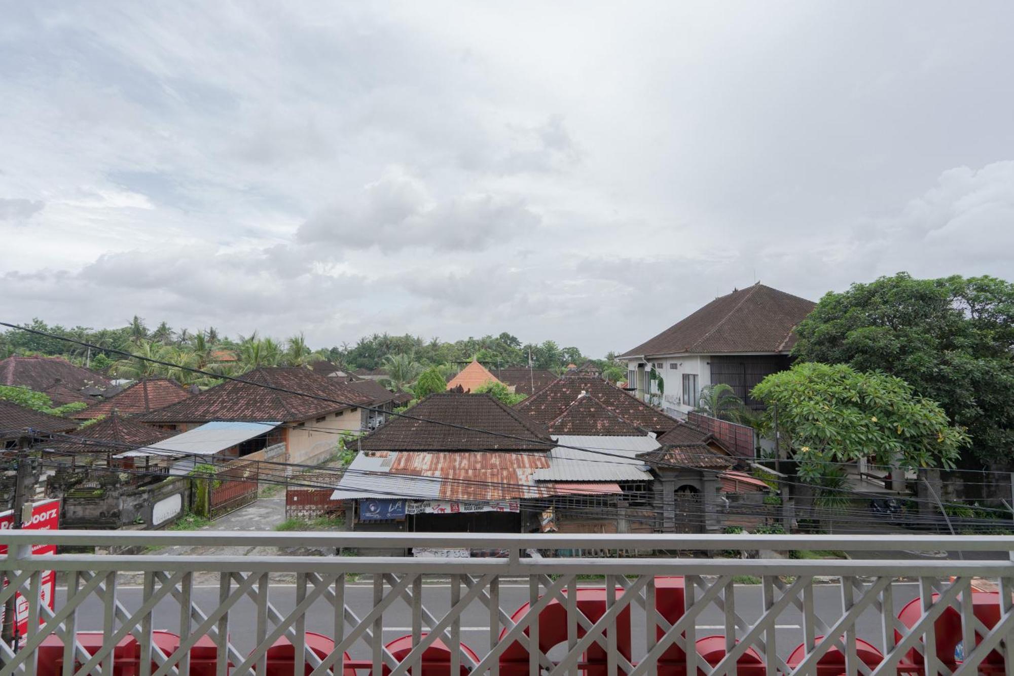Reddoorz Near Ubud Village Сукаваті Екстер'єр фото